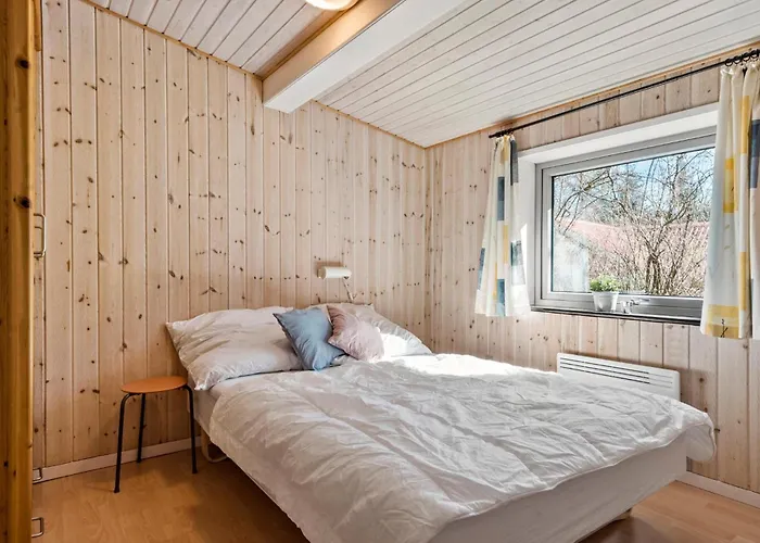 2 Bedroom Gorgeous In Toftlund