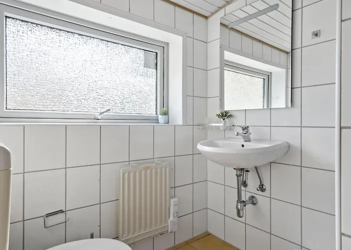 2 Bedroom Gorgeous In Toftlund