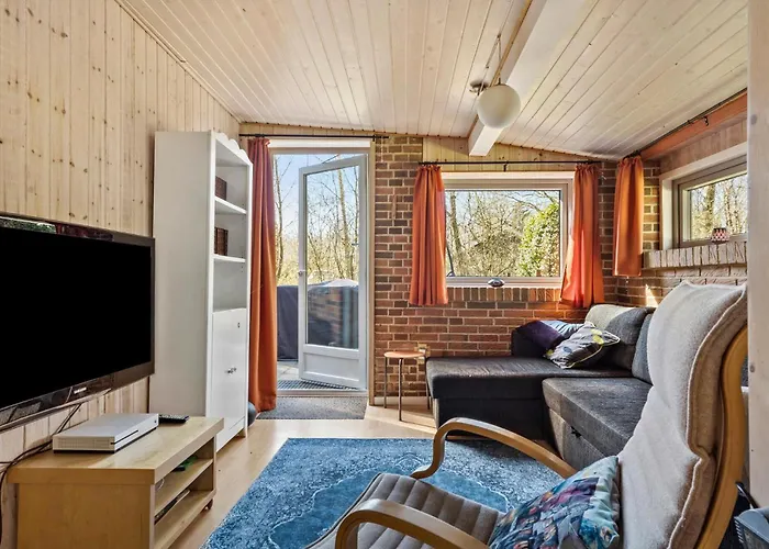 2 Bedroom Gorgeous In *