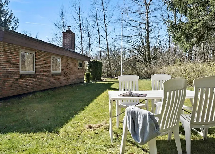 2 Bedroom Gorgeous In Ferienhaus